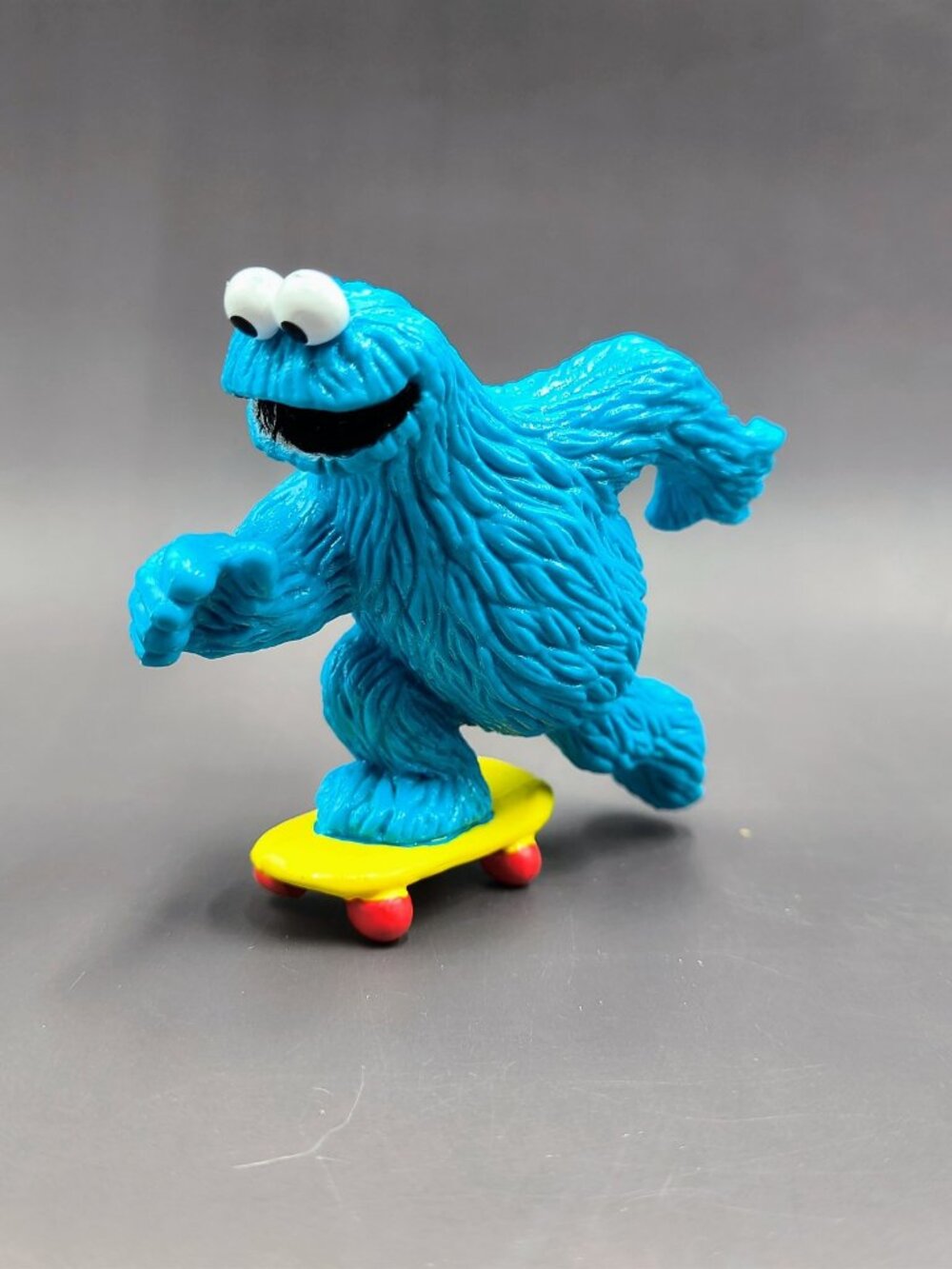 Sesame Street Cookie Monster Vintage 80s Skateboard Pvc Figure Applause 3"